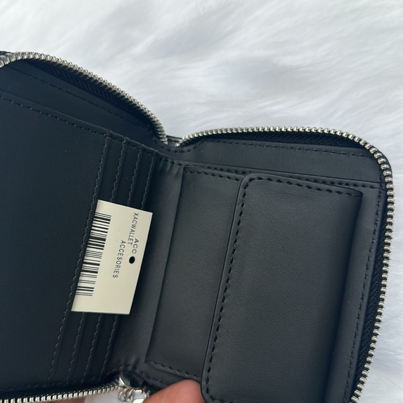 New GUESS Women's wallet Guess original Abree Small Zip-Around Wallet - Picture 6 of 6